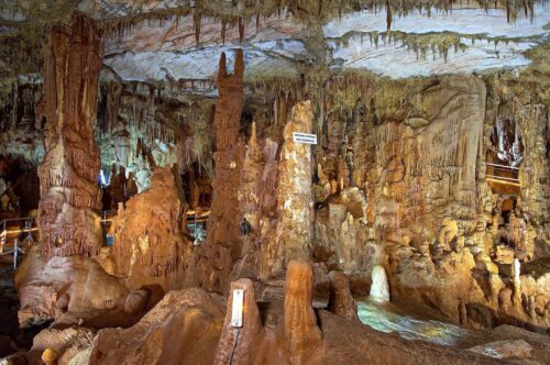 Petralona Cave (το σπήλαιο με τον προϊστορικό άνθρωπο)